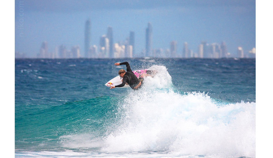 Bottom to the skyline. Photo: <a href=\"https://n-iko.com\">Niko Soikkeli</a>