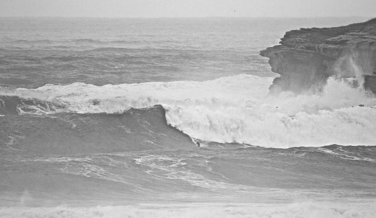 Fernando Riego Lopez (Nano) on a black and white bomb. Photo:<a href=\"https://instagram.com/cacaneves\">Camila Neves</a>