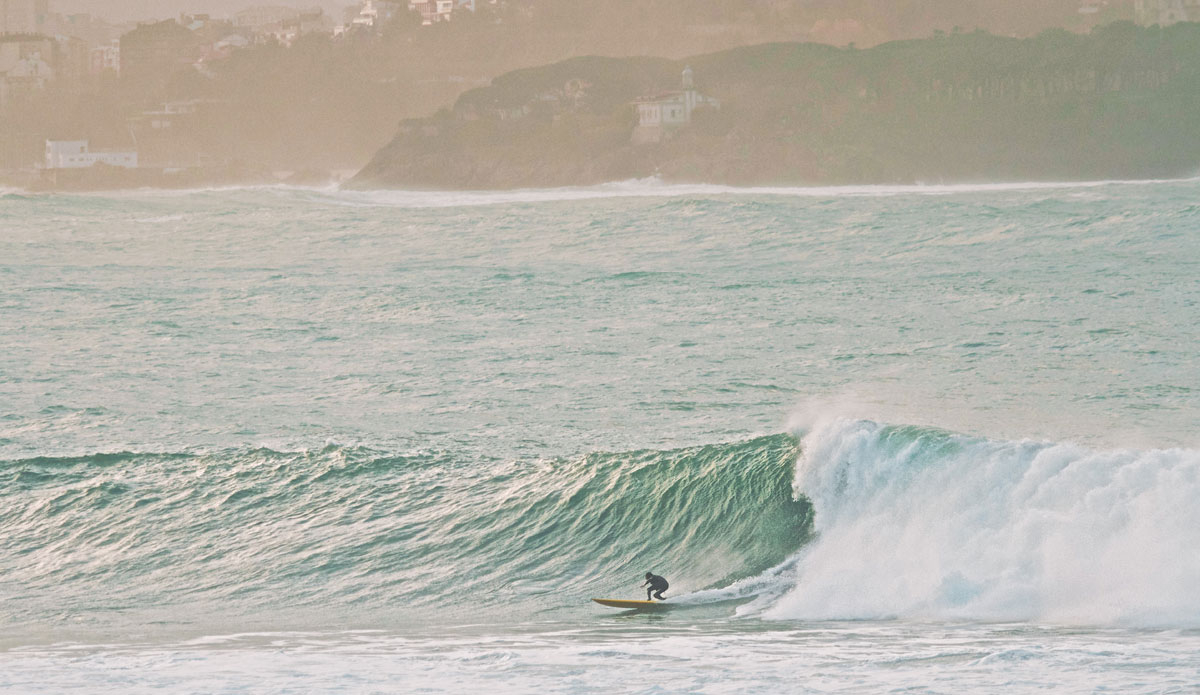 Ale Morales finding Spanish gold. Photo:<a href=\"https://instagram.com/cacaneves\">Camila Neves</a>