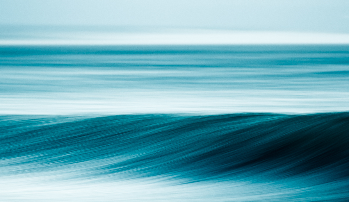 4/10 second: Silky lines. I enjoy the minimalism of shooting a wave without the lip. Photo: <a href=\"https://www.flickr.com/photos/7139710@N04/\">DeonLategan</a>