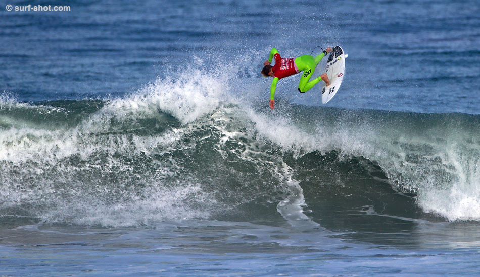 Spring also signals a rash of contests in the area. Kolohe Andino at the Rob Machado contest in Seaside. Maybe it is easy being green. Photo: Schmid/<a href=\"http://surf-shot.com/\" target=\"_blank\">Surf-Shot.com</a>