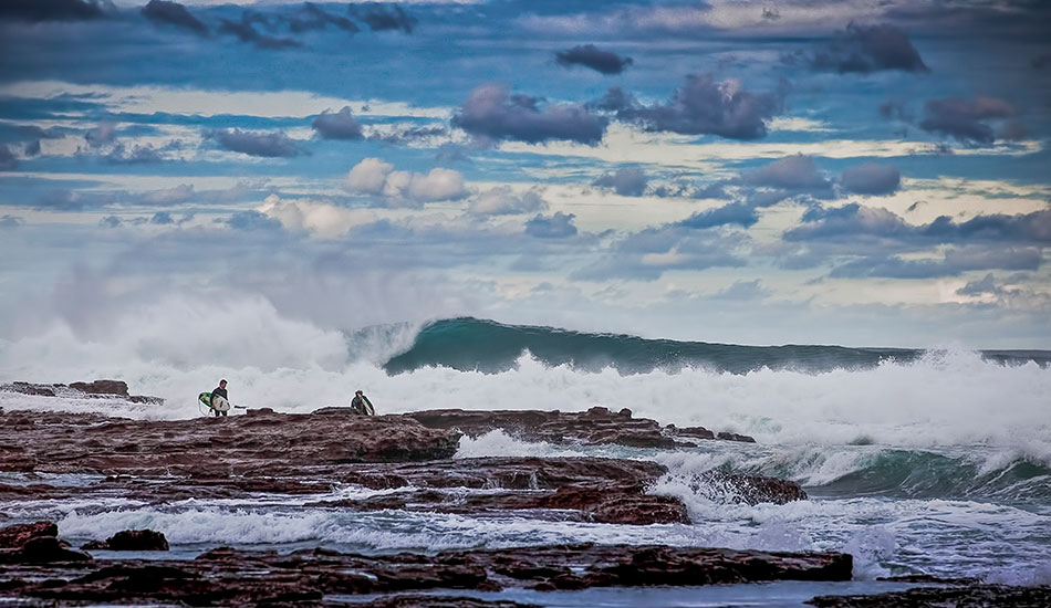 Two guys making their way with excitement in their toes. Photo: <a href=\"https://www.16images.com.au\">Steen Barnes</a>