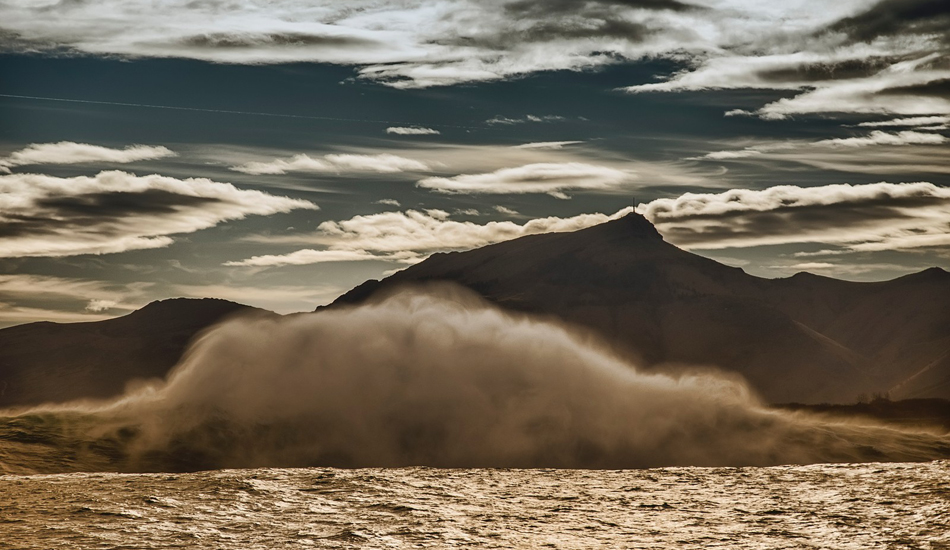 Belharra explosion. Photo: <a href=\"https://www.facebook.com/SalernoPhoto\"> Stéphane Salerno