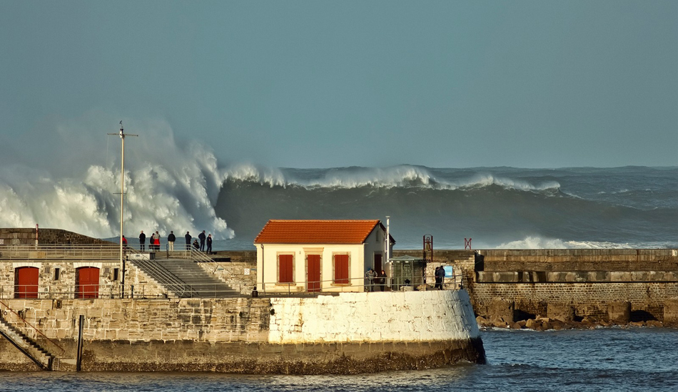 Same storm, different time. Socoa destruction. Photo: <a href=\"https://www.facebook.com/SalernoPhoto\"> Stéphane Salerno