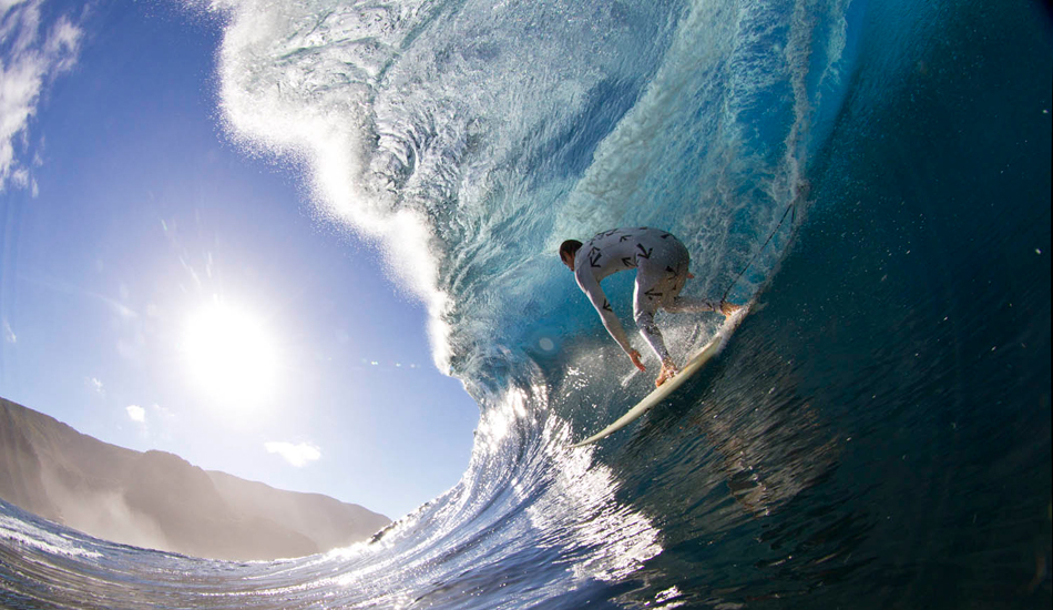 Underneath Shippies, Mikey Brennan in white. Photo: <a href=\"https://www.stugibson.net\">Stuart Gibson</a>