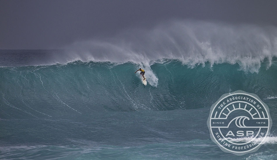 Ezekial Lau dropping into a sunset bomb. Photo: ASP/Kirstin
