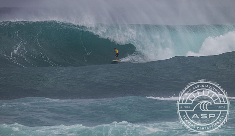 Ezekiel Lau finding some tube time in macking Sunset. Photo: ASP/Kirstin