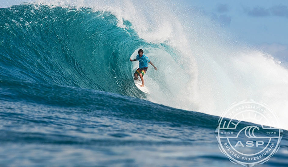 Seth Moniz managed to find all the barrels during his heat for the win in Round 1. Photo: ASP/Cestari