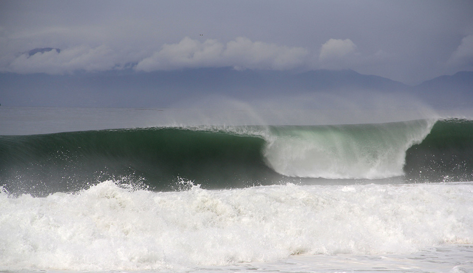 Perfection. Photo: <a href=\"http://surfbreakrentals.com/\">Will Hutchinson</a>