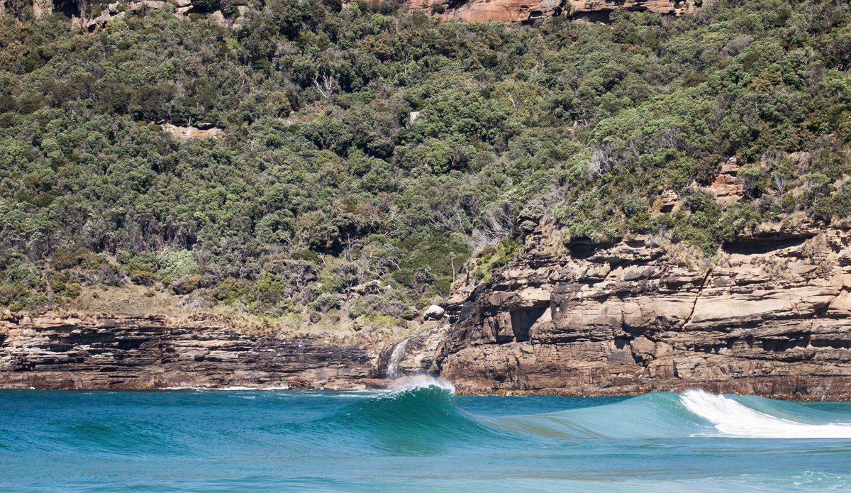 Smaller swells and summer refractions. Photo: <a href=\"https://extractcontent.tumblr.com\">Alasdair Shurman</a>
