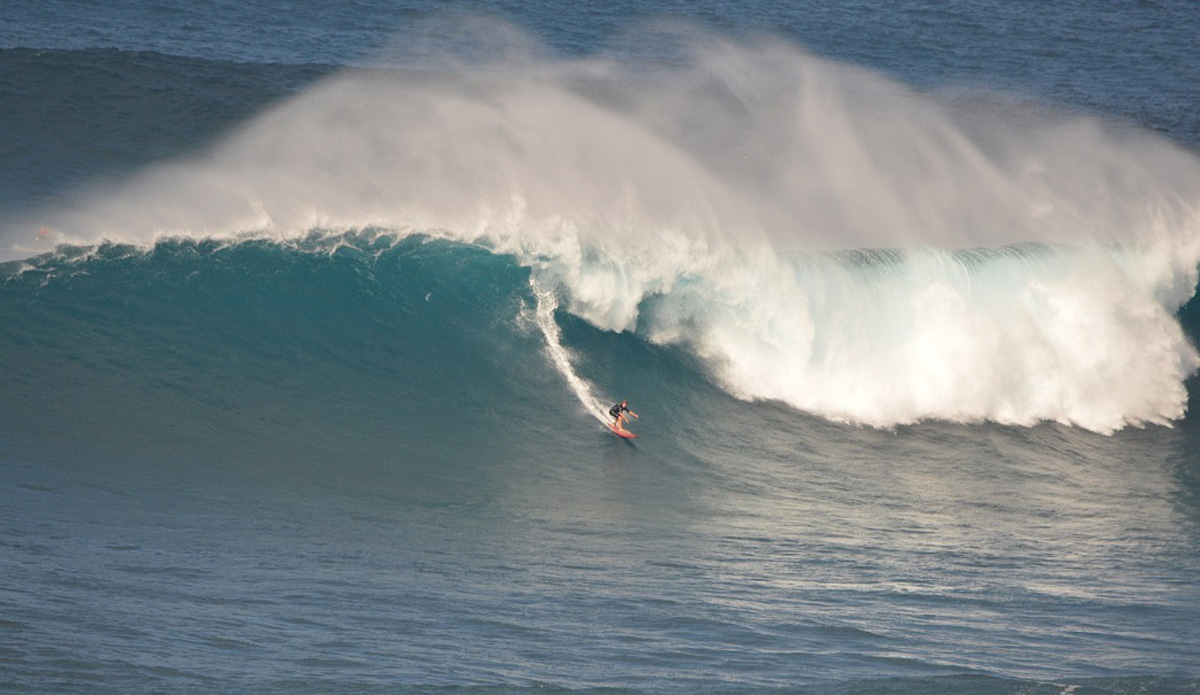 Dk Walsh charging on his backside. Photo: <a href=\"https://instagram.com/surfsup_photos\"> Tassio Silva</a>