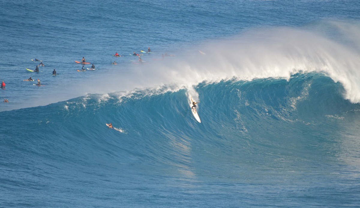  Lapo Coutinho elevator drop. Photo: <a href=\"https://instagram.com/surfsup_photos\"> Tassio Silva</a>