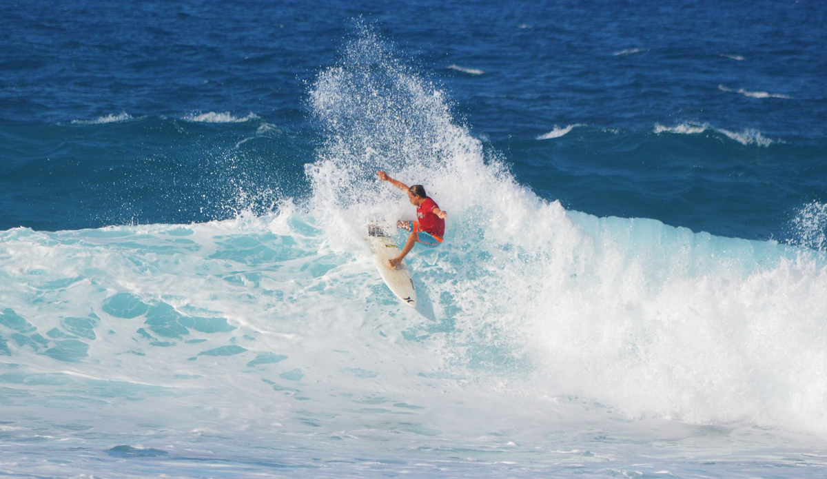 Logan Bediamol won the Junior Division with great flow and power moves. Photo: <a href=\"https://instagram.com/surfsup_photos\"> Tassio Silva</a>