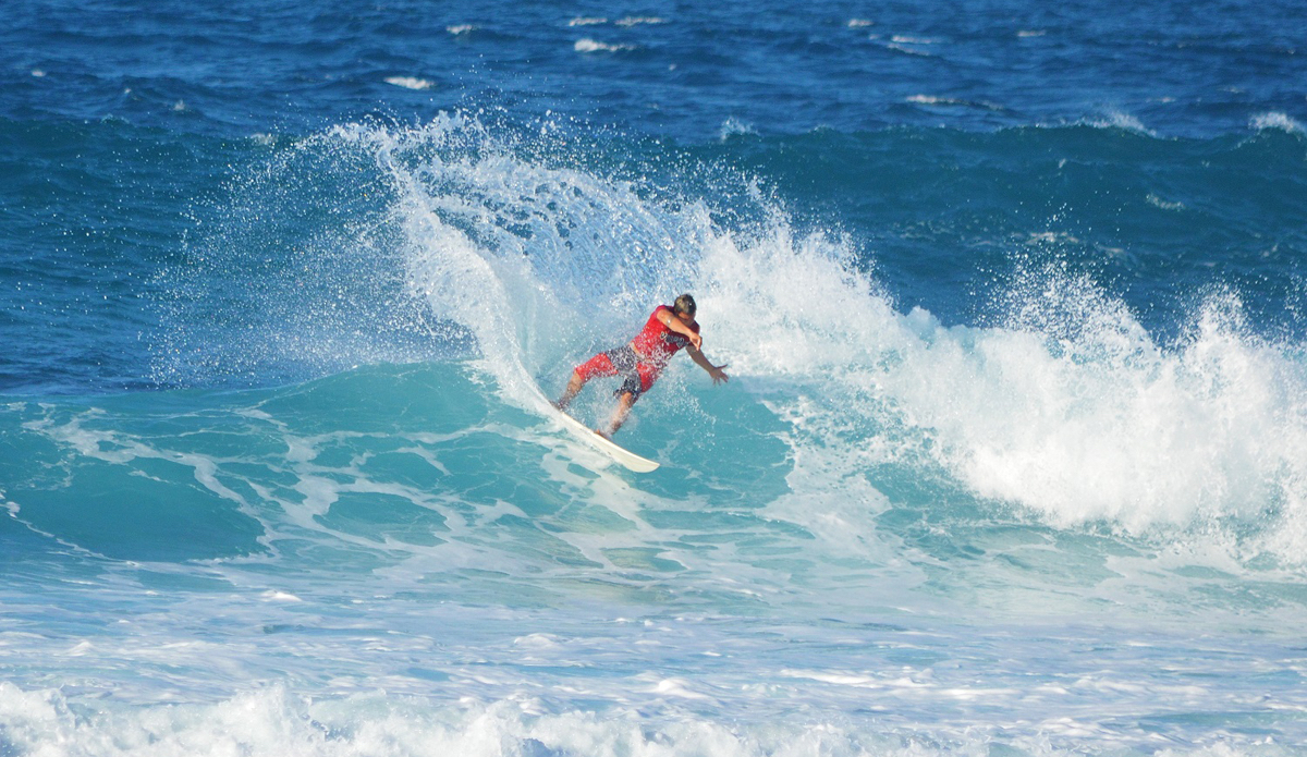 Nalu Wallace power turn his way to the Finals in the Open Division. Photo: <a href=\"https://instagram.com/surfsup_photos\"> Tassio Silva</a>