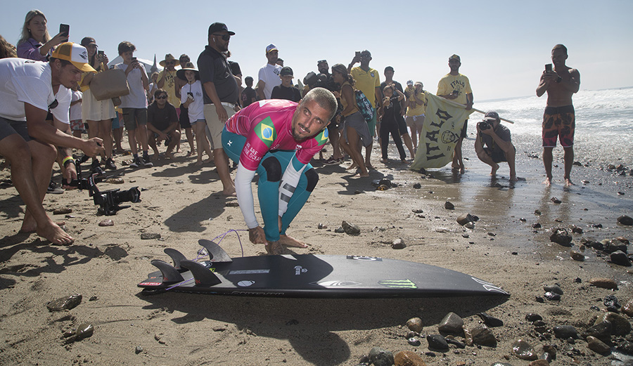 Filipe Toledo was loose and comfortable most of the day. 