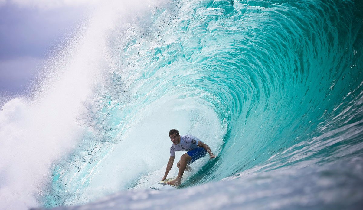 Kalani David of Hawaii (pictured) placing equal 7th by reaching the Semifinals  during the Pipe Invitational at Pipeline, Oahu, Hawaii on Wednesday December 9, 2015.  Photo: <a href=\"https://www.worldsurfleague.com/\">WSL</a>/Masurel