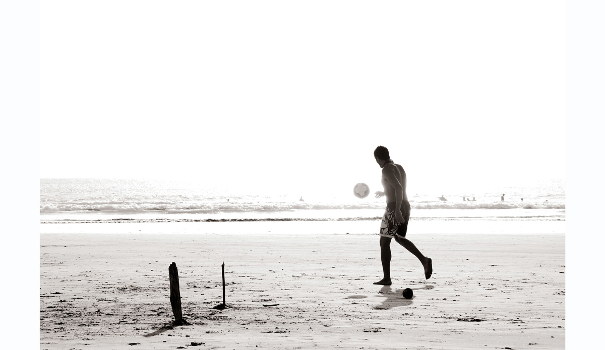 Futbol Photo: <https://beachradishimages.com/>beachradish images</a>