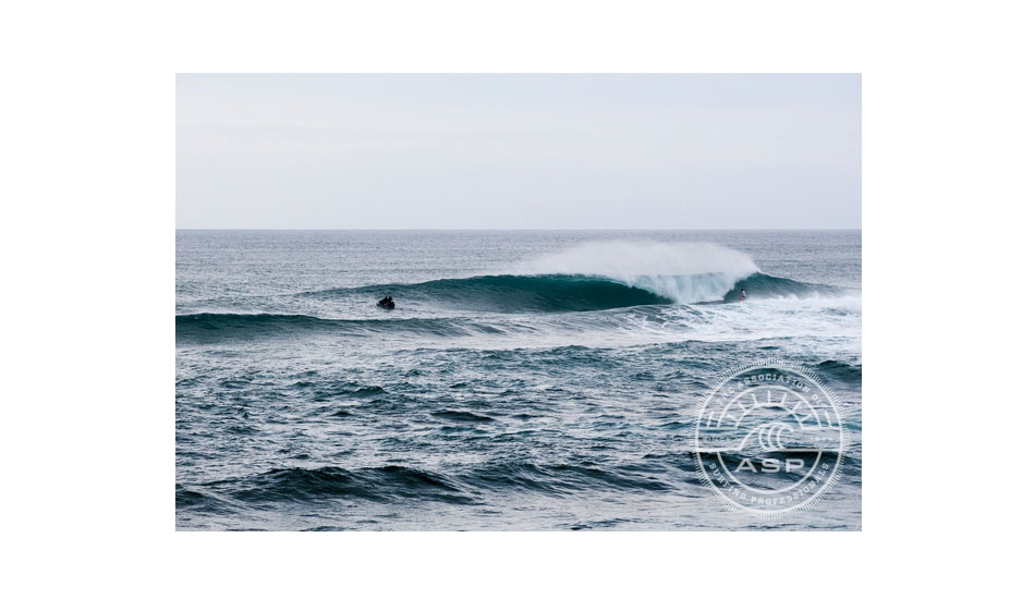 Clean, hollow waves were on offer for the finals of the 2012 World Cup of Surfing at Sunset Beach. Photo: <a href=\"https://www.aspworldtour.com/\" target=_blank>ASP</a>