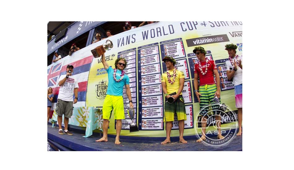 Melling celebrates his victory at Sunset over Gabriel Medina, Sebastian Zietz and Ace Buchan. Photo: <a href=\"https://www.aspworldtour.com/\" target=_blank>ASP</a> 
