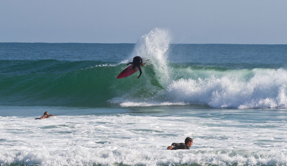  Florida has brown water and then you get days like this, when you might think you\'re in the islands. Shea Lopez giving a Ponce Inlet lip a lesson. Photo: <a href=\"https://tupat.posterous.com/\" target=\"_blank\">Patrick Eichstaedt</a>