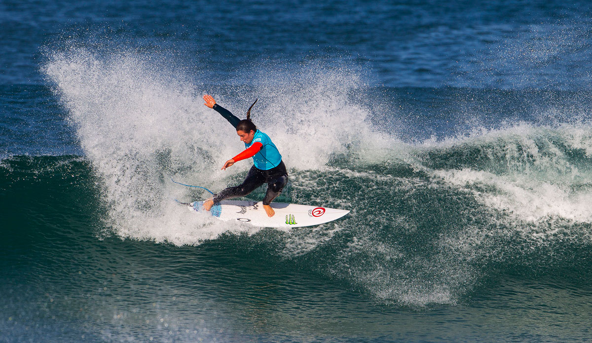 Tyler Wright of Lennox Head, NSW, Australia advanced into the Quarterfinals of the Roxy Pro France, defeating Dimity Stoyle (AUS) in Round 4. Wright took on ASP ratings leader Sally Fitzgibbons in the Quarterfinals. Photo: <a href=\"https://www.aspworldtour.com/\">ASP</a>/<a href=\"https://www.kirstinscholtz.com/\">Kirstin Scholtz</a>