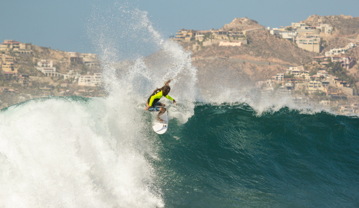 Rob slices the top off a good-sized runner. Photo: <a href=\"https://www.swelldani.com/\"> Daniela Fernandez </a>