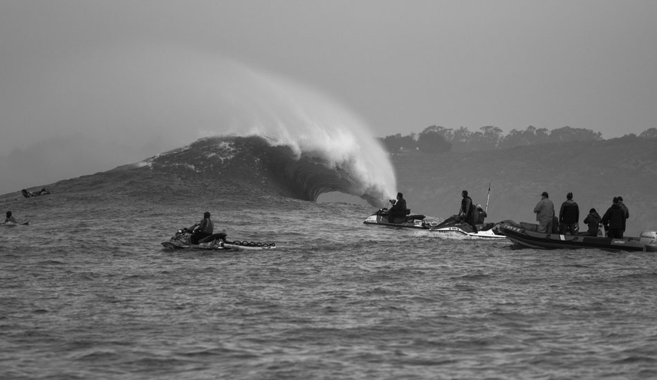 Near the end of the day, the wind turned almost offshore… but not quite. Side winds caused difficult to negotiate chop. Photo: <a href=\"https://www.adamwarmington.com/\">Adam Warmington.</a>