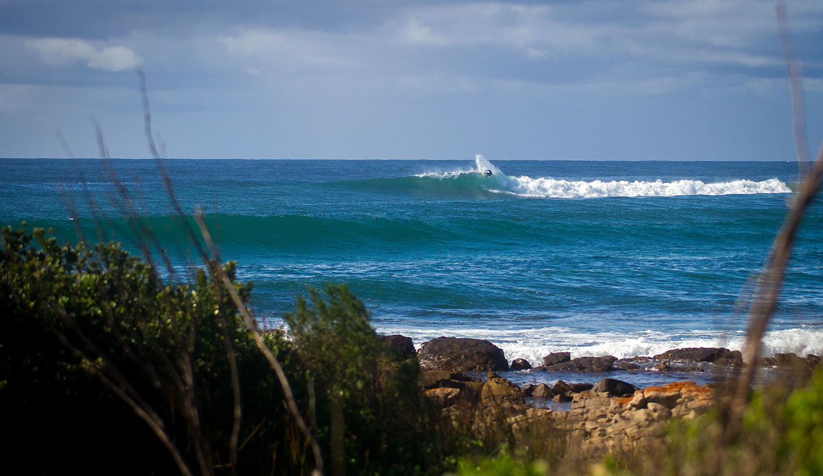 Wayne monk finishes off his surf with a fan.  Photo: <a href=\"https://www.facebook.com/pages/Pho-Tye-Studio/398591356893177?fref=nf\"> Tyerell Jordaan</a>