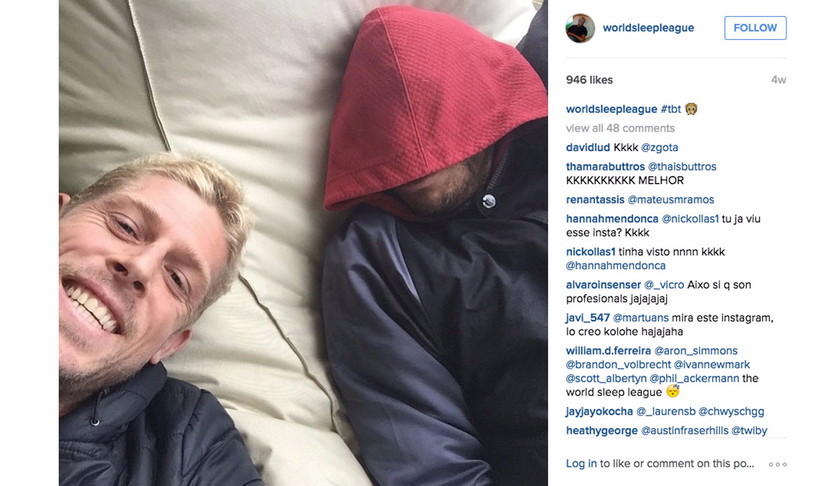 3x World Champ, Mick Fanning, getting a selfie with his favorite Brazilian, Jadson Andre. Photo: <a href=\"https://instagram.com/worldsleepleague/\">Instagram@worldsleepleague</a>
