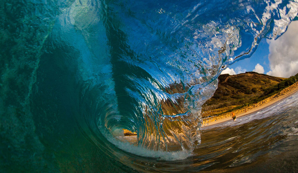 Through the barrel, Sandy Beach, Hawaii. Photo: <a href=\"https://zyphotoz.com/\"> Zach Yeamans</a>