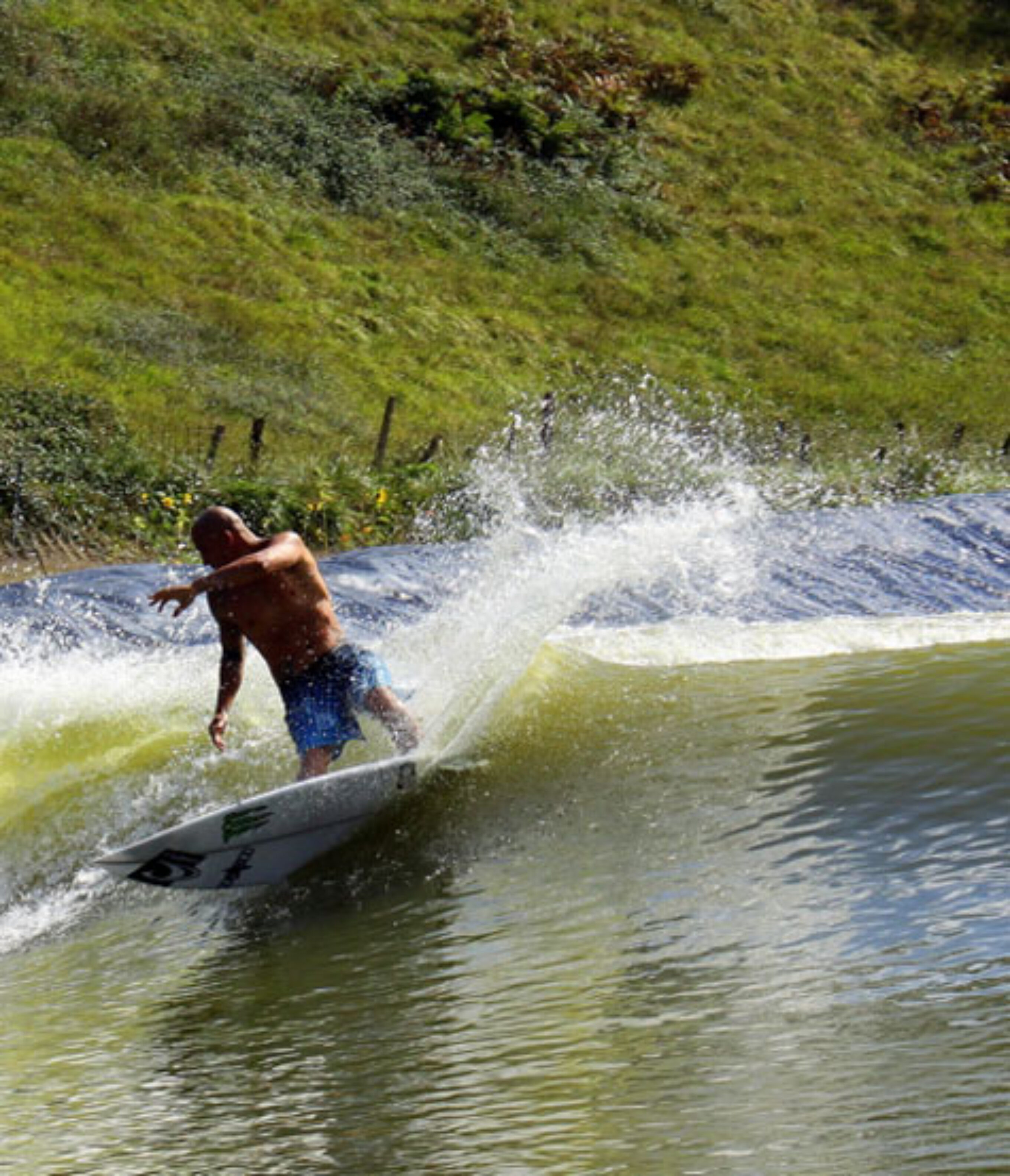Bobby Martinez surfs Wavegarden