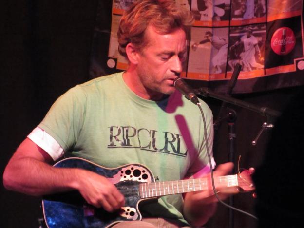 Tom Curren Plays Guitar