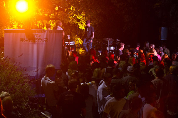 Malibu-Gala Malibu surf aid gala