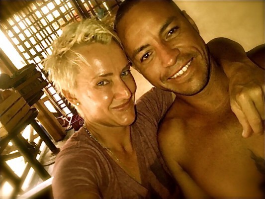 Chi Chi Rodrigues (aka KK) and Coco Nogales sending good vibes from Puerto Escondido. Keala Kennelly and Coco Nogales