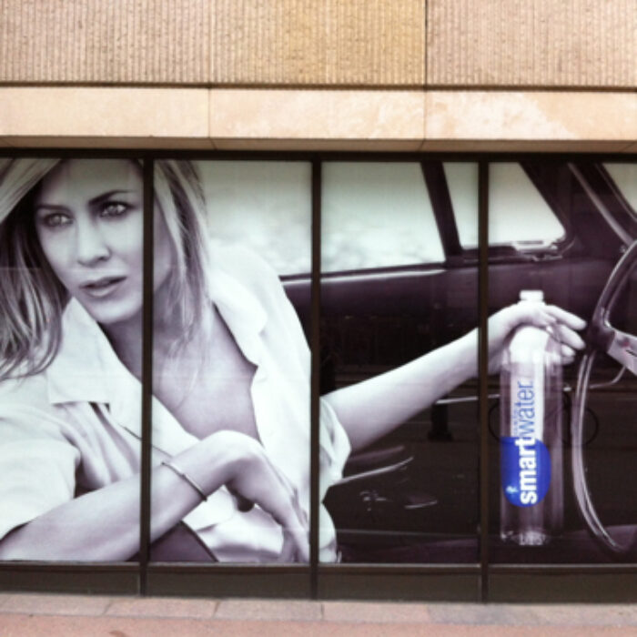Jennifer Anniston Smartwater