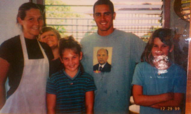 Kelly Slater and the family that operates the Wailua Bakery. Photo: Wailua Bakery/Leroy
