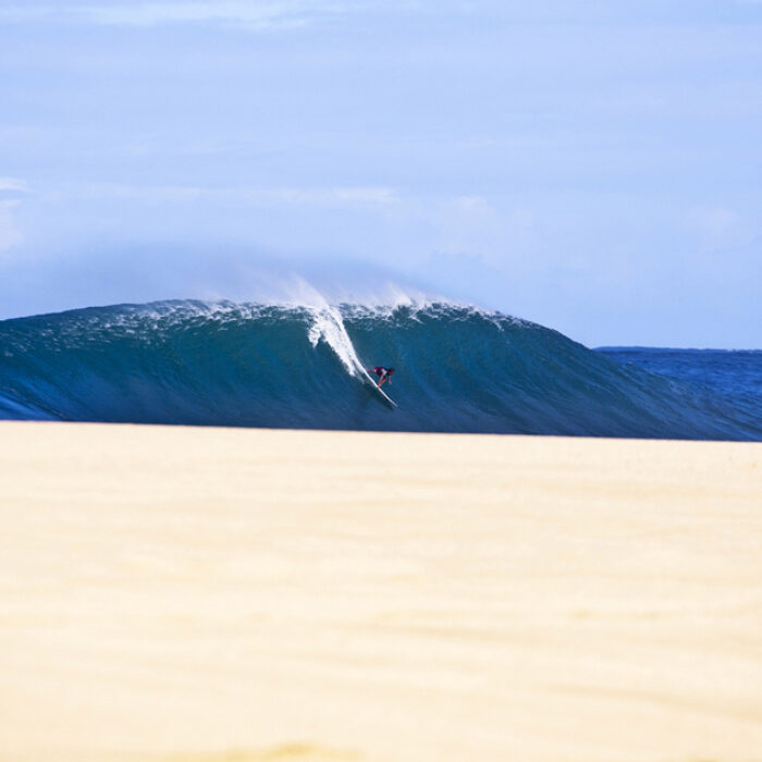 Pipeline. Magnum Martinez. Clean. Almost too clean. Photo: Nate Smith