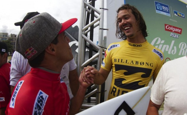 One might say Jordy and Adriano will be friends forever. One might say that. Photo: ASP One might say Jordy and Adriano will be friends forever. One might say that. Photo: ASP