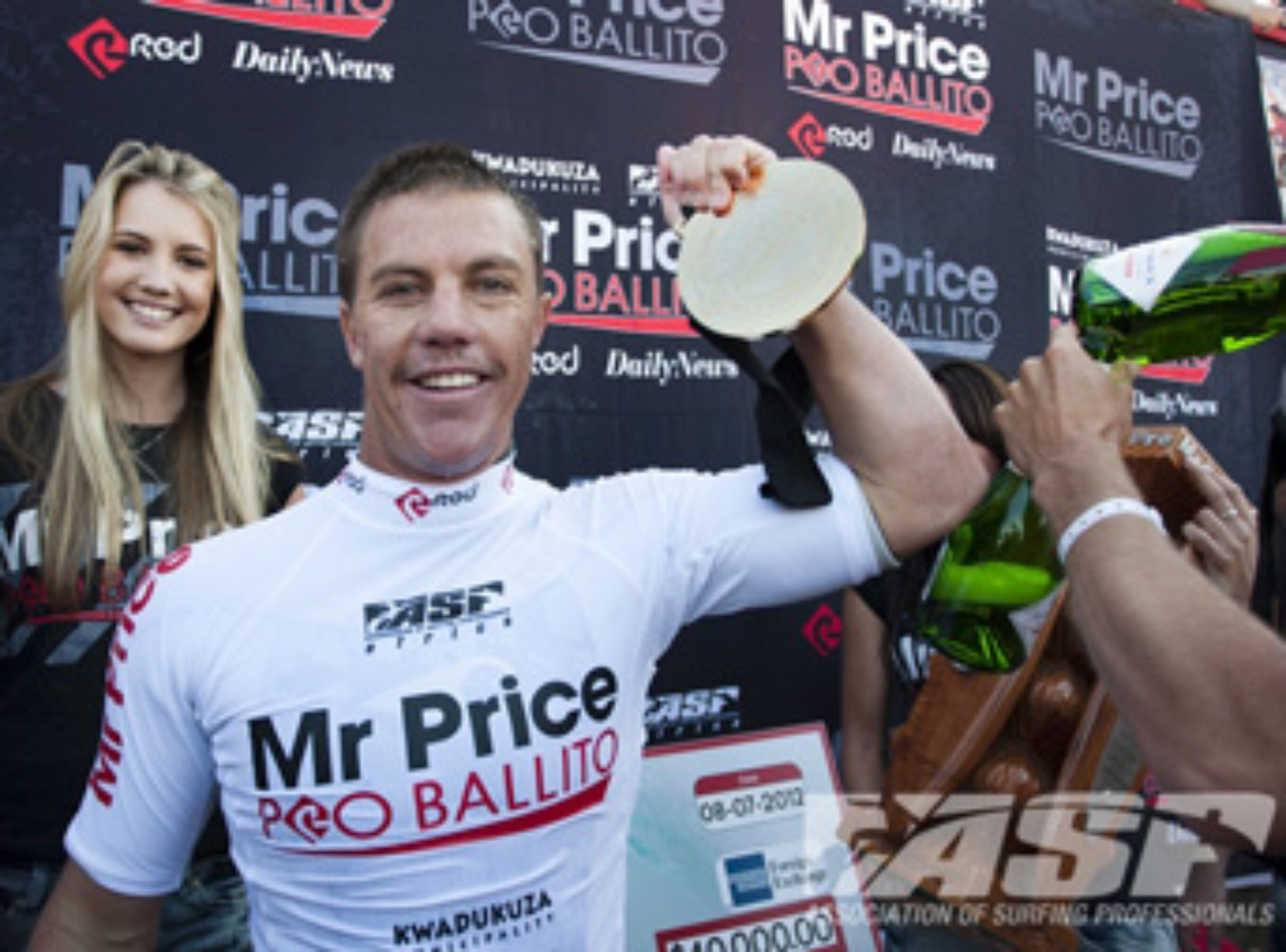 Winner of the 2012 Mr Price Pro Ballito, Glenn Hall is currently couch bound, but will be ready to contend for more titles in six weeks. Photo: ASP/Cestari/Mr Price