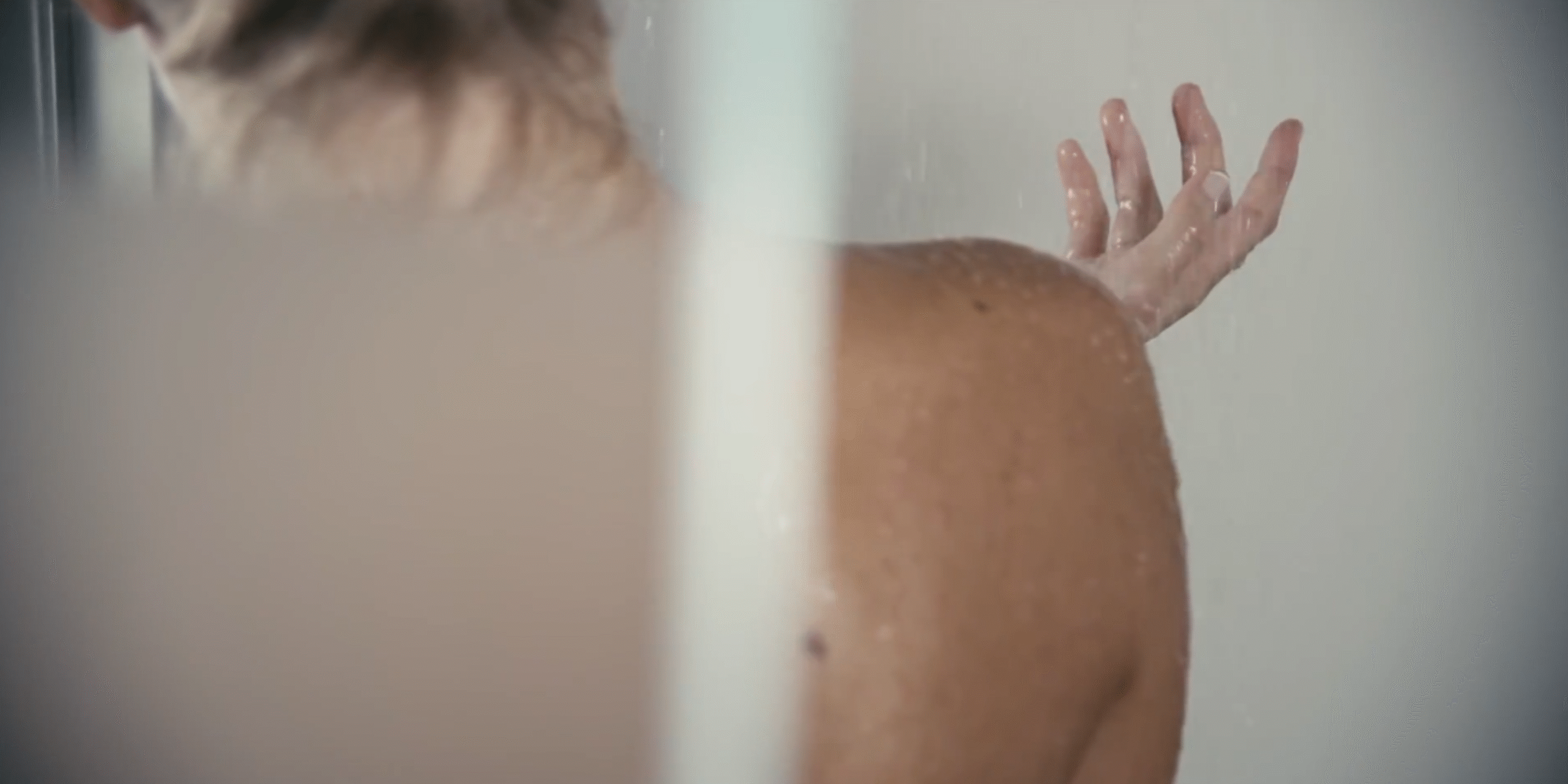 Stephanie Gilmore showering in Roxy Pro trailer