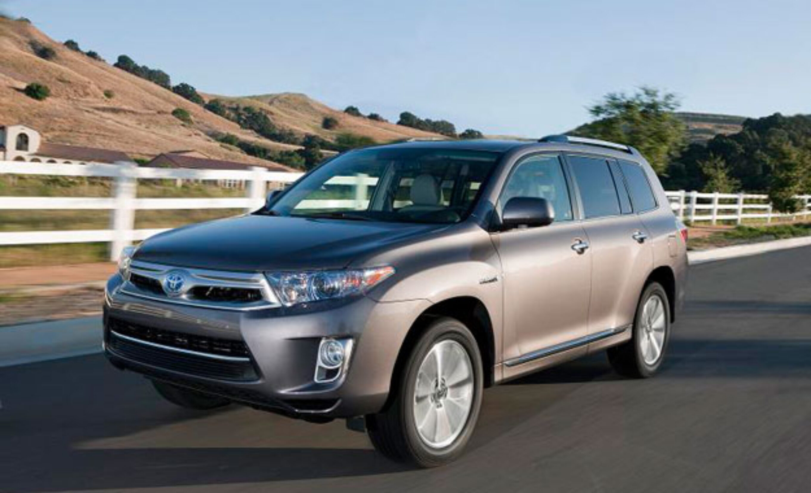 The Toyota Highlander Hybrid is a great alternative for the individual that really wants a full-sized SUV. You could save thousands of dollars on gas and lower your carbon footprint. 