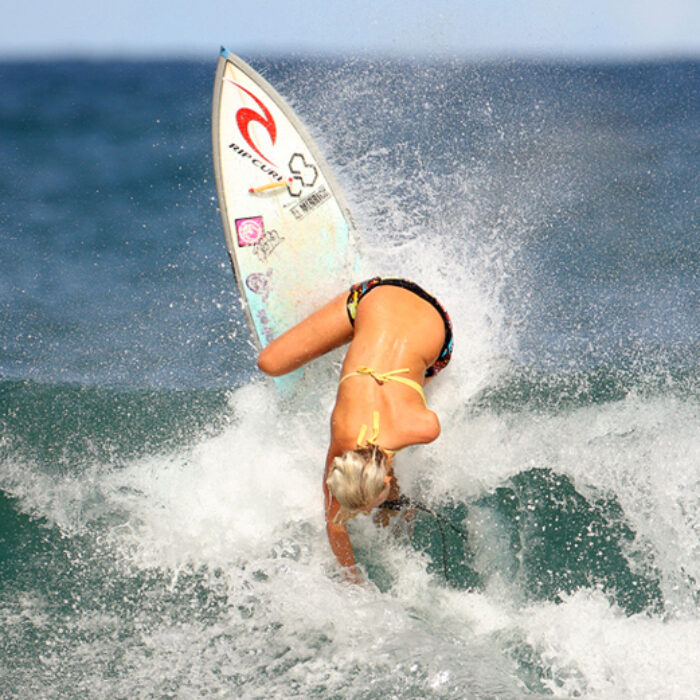 Bethany Hamilton Surfs