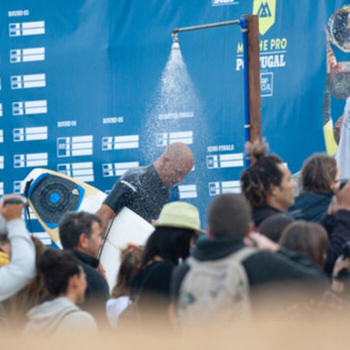 Slater trying to wash the disappointment off. Photo: ASP/Cestari