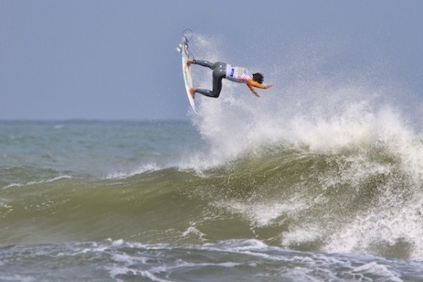 Gabriel Medina's nearly perfect backside air.  Photo: ASP/SMORIGO