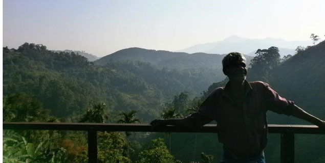 Over the valley with the guide. Photo: Robbie Cowan