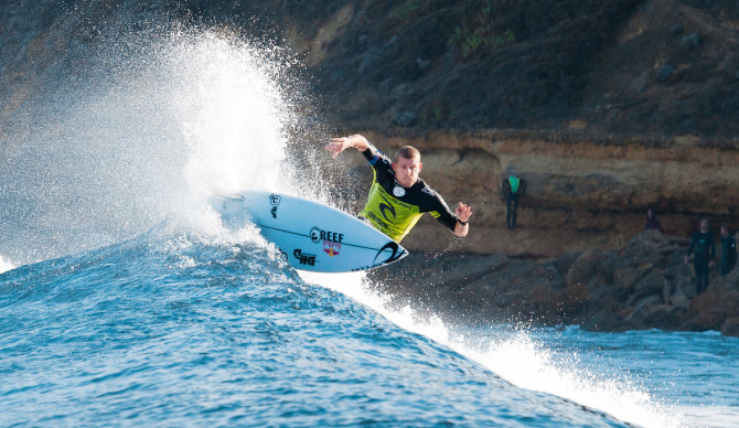 Mick Fanning's mechanical precision slices his way to a third career win at Bells Beach. Photo: <a href="https://www.aspworldtour.com/">Kirstin/ASP</a>