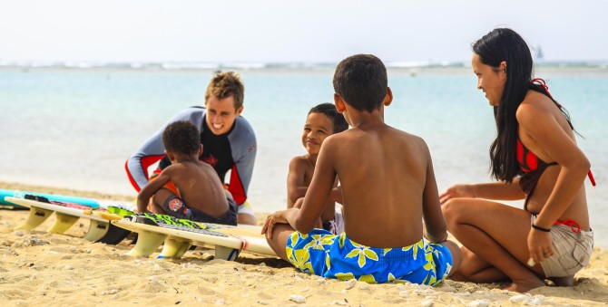 travel2change Surf Traveling the world while sharing the stoke? Sign us up! Photo: <a href="https://www.travel2change.org/challenges/">travel2change</a>