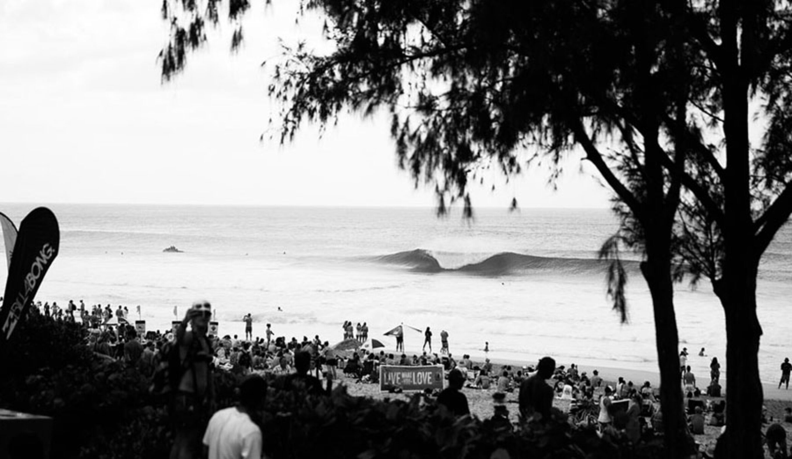 Things have changed since that first Pipeline contest. Photo: Matt Dunbar