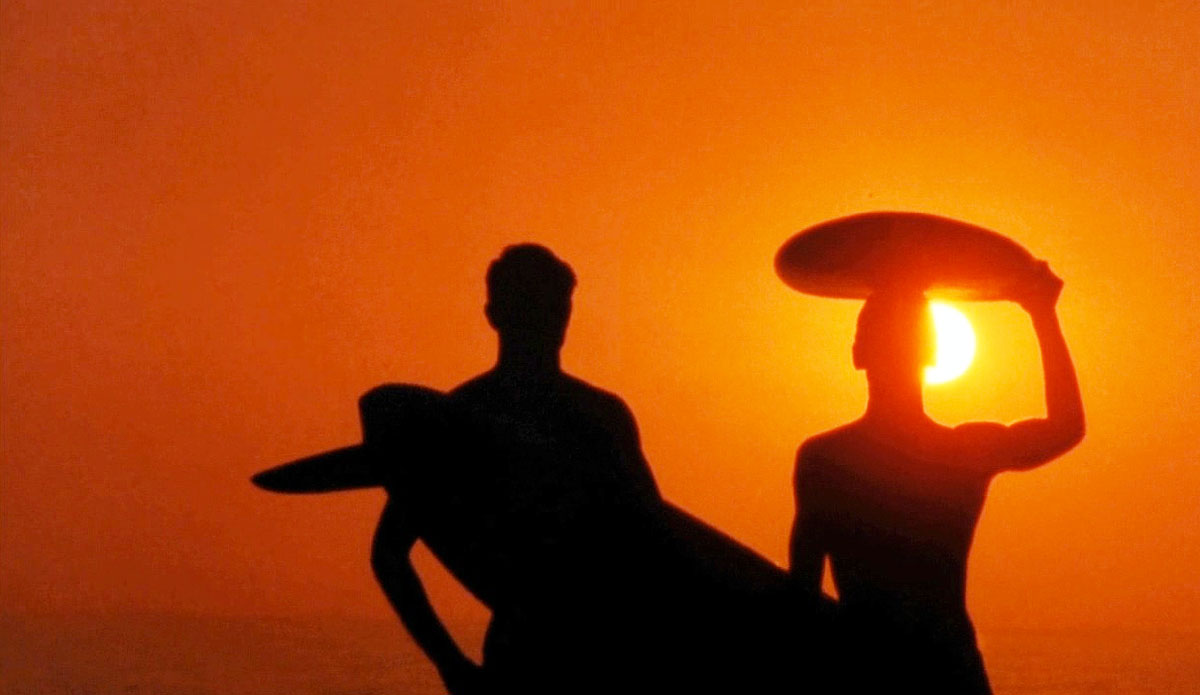 Who's Behind the Romanticization of the Surfing Life? - Vimarsana News