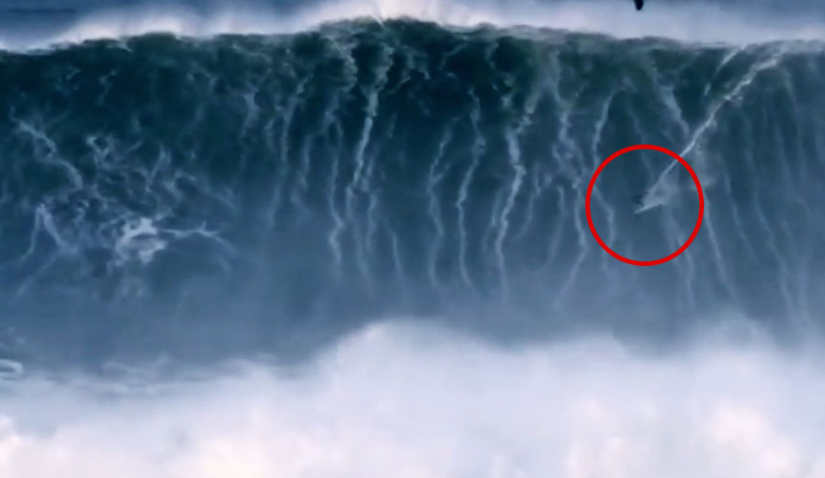Holy puddle jumpers, that wave is absolutely ridiculous. Who cares if it doesn't break top to bottom? Like no one.